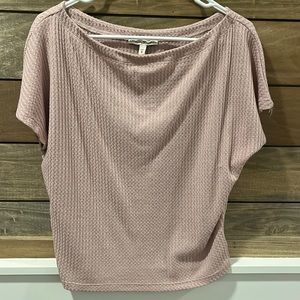 Express, wide shoulder pink top
